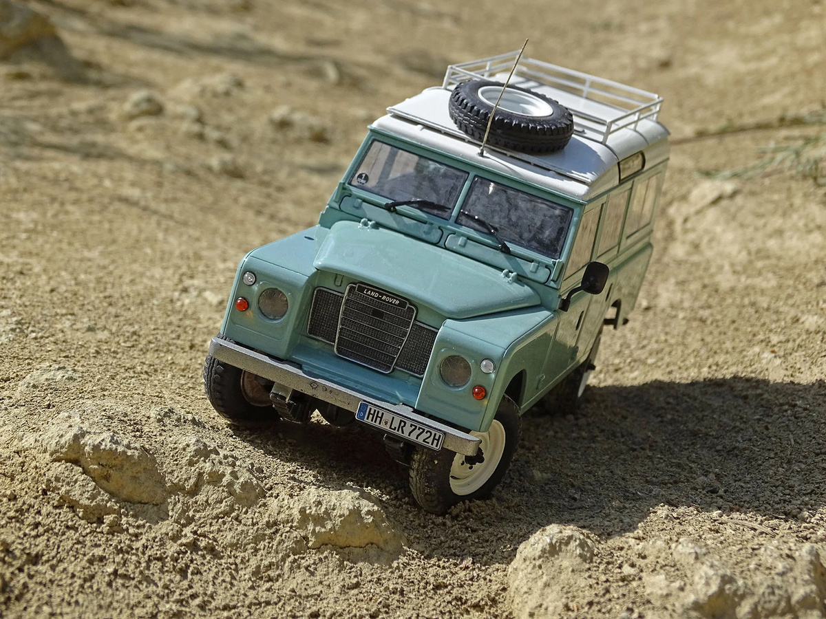Revell Land Rover Series III LWB station wagon, Fahrzeuge, 1:24, ab 10 Jahren - Bild 5
