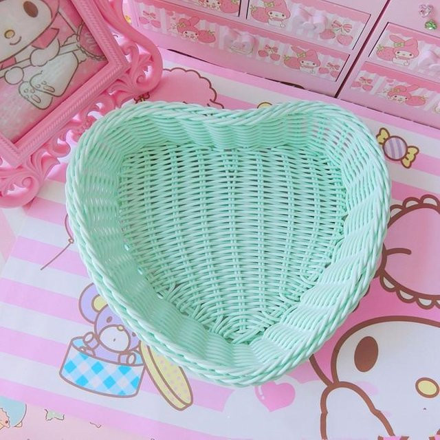 Love Home Garden Aufbewahrungskorb in Herzform aus Rattan, Dekorationskorb für Schreibtisch und Obst, Grün - Bild 1