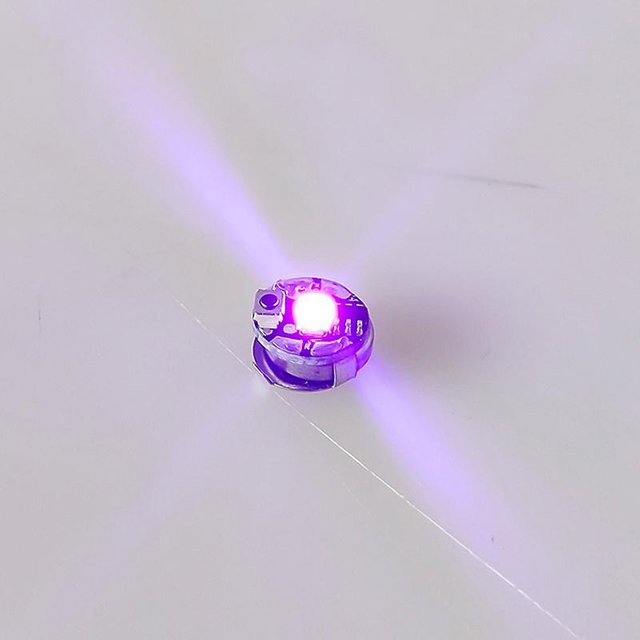 Pijogtwm Drahtlose Miniatur-LED-Lampe in Violett mit Batterien für DIY-Modellbau und Dekoration - Bild 1