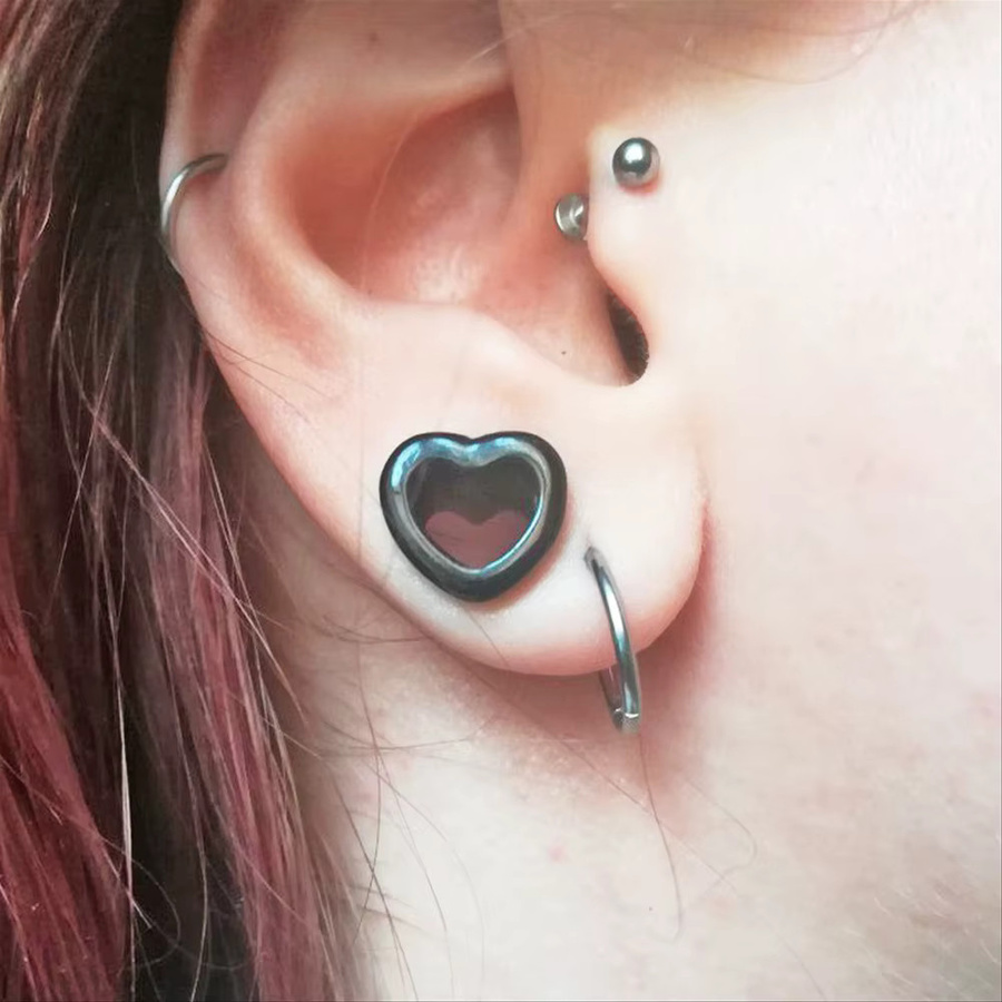 Ohr Plug Tunnel Piercing Acryl, Herz, Weiß & Schwarz - Bild 3