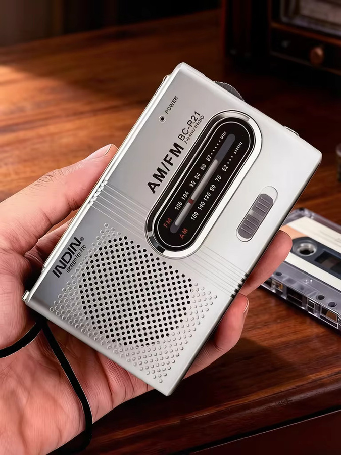 Tragbares AM/FM Taschenradio von YITHOR in Silber mit Lautsprecher und 3,5 mm Kopfhöreranschluss - Bild 7