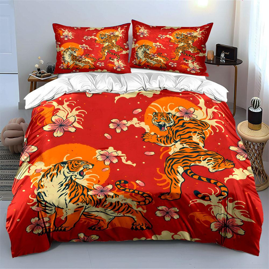 Bettwäsche-Set mit Tiger-Print, Kirschblüten und aufgehender Sonne in Rot, 1 Bettbezug und 2 Kissenbezüge, B/H: 135 x 200 cm - Bild 3