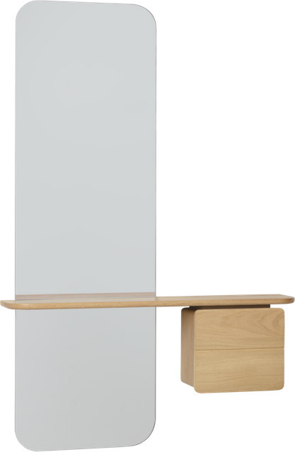 UMAGE One More Look Wandspiegel aus Eichenholz und Leder in Braun - Bild 1