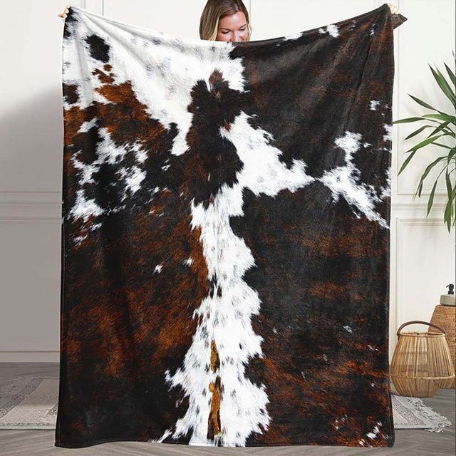 JMG Household Supplies Fleece-Decke mit Kuhmuster in Mehrfarbig, rustikale Überwurfdecke für Sofa und Bett, Breite: 150 cm, Tiefe: 130 cm - Bild 1