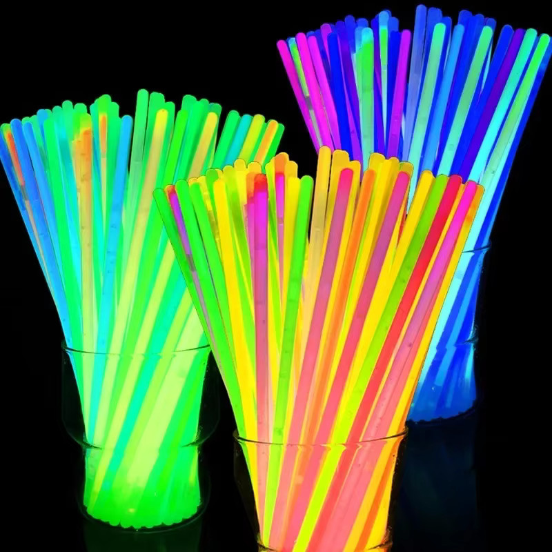 Bunte Fluoreszenzstäbe als Partyzubehör in verschiedenen Farben und Größen für leuchtende Armbänder - Bild 3