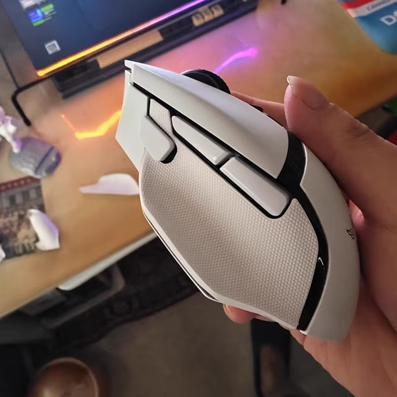 Razer Basilisk V3 PRO Anti-Rutsch Seitengriffe in Weiß (1 Paar) - Bild 2