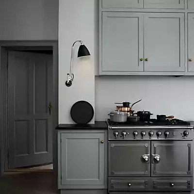 Gubi BL6 Wandleuchte aus Metall in Schwarz/Weiß - Bild 1