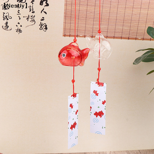 Furin Glas-Glockenspiel Goldfisch in Rot als dekoratives Gartenornament zum Aufhängen - Bild 1