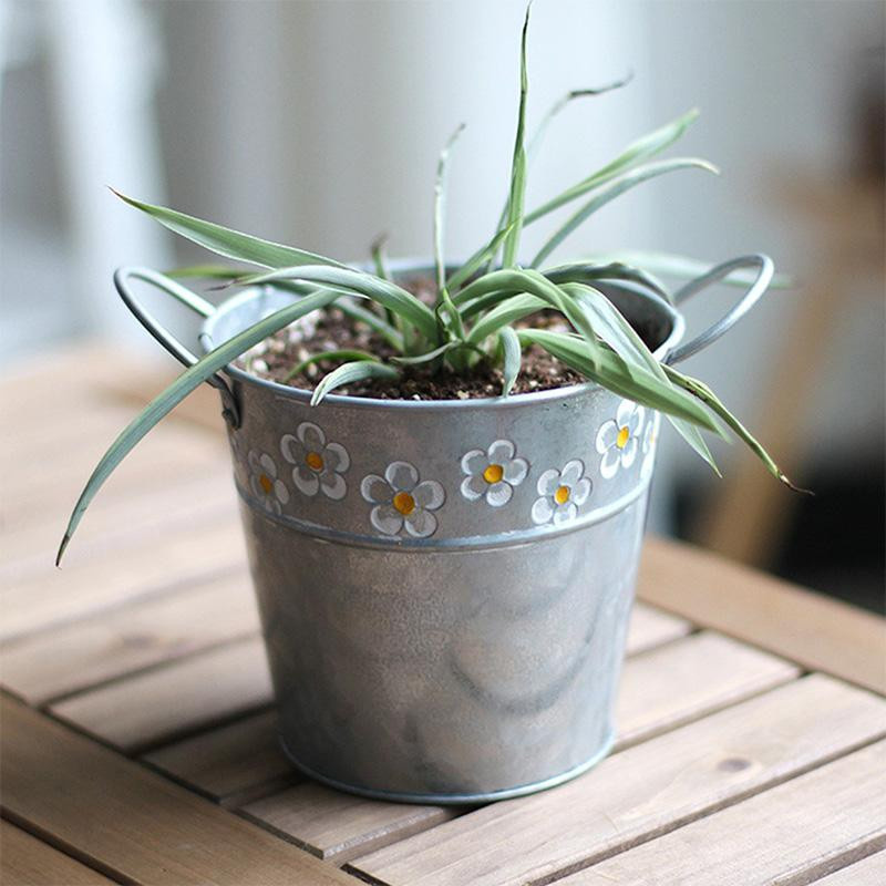 Vintage Blumentopf aus Eisen in Silber von Supermarket GO als Tischdekoration für Garten und Balkon - Bild 3