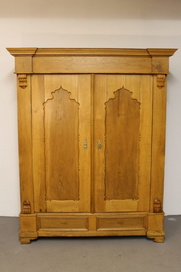 Antik Schrank aus Eiche in Braun mit Türen und Schubladen aus der Gründerzeit um 1880, B/T/H: 166 x 66 x 202 cm - Bild 1