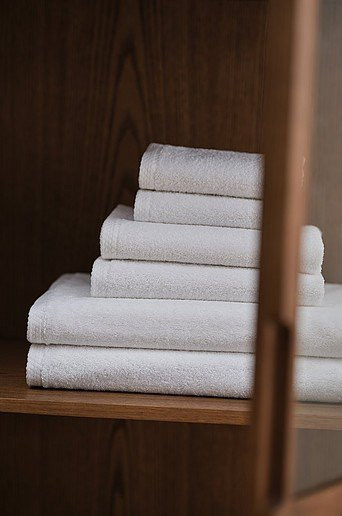 DARCY Handtuch-Set 6er-Pack aus Baumwolle in Weiß, Flauschiges Frottier-Set für Erwachsene - Bild 1