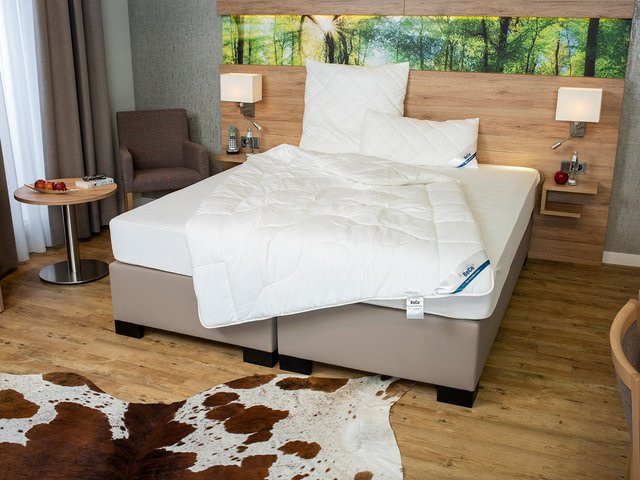 BECO Winter-Bettdecke Proneem in Weiß mit Milbenschutz, B/H: 155 x 220 cm - Bild 1