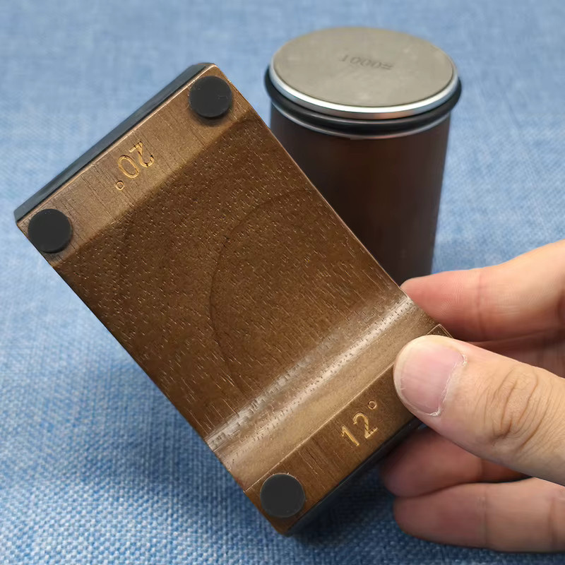 RSCHEF Messerschärfer aus Holz mit magnetischer Basis, 4-seitig, manuell, braun - Bild 2