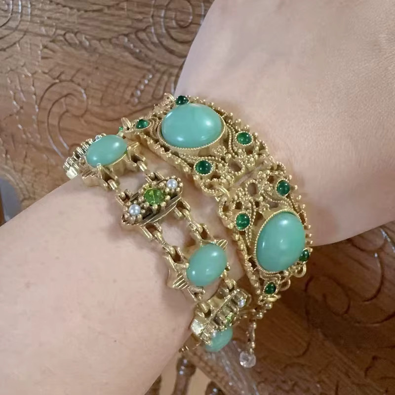 Armreif mit Anhänger, Vintage, Gold, Messing, Damen - Bild 2