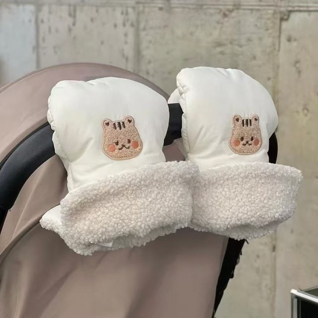 Baby Kinderwagen Winterhandschuhe mit niedlichem Cartoon-Stickerei, Fäustlinge in Braun und Weiß für universelle Nutzung - Bild 1