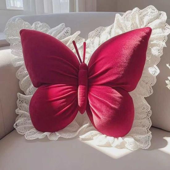 Elegantes Schmetterlings-Dekokissen aus Samt mit Spitzenbesatz in Rosa - Bild 3