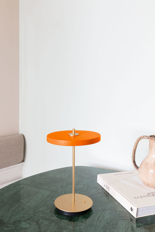 UMAGE Asteria Move V2 Akkuleuchte LED Tischleuchte in Orange, verstellbar und rund - Bild 2