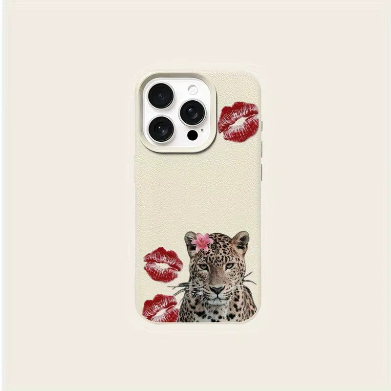Apple Schutzhülle für iPhone 17, 16, 15 Serien mit Leopardenmuster, Lippendruck und Litschi-Design in Beige - Bild 4