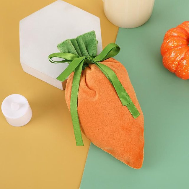 Love Home Garden Samt-Geschenkbeutel mit Hasen- und Karottenmotiv in Gelb und Orange - Bild 1
