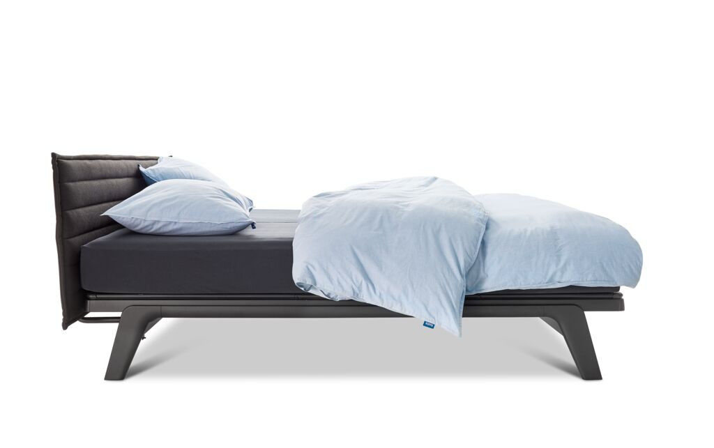 Auping Original Bett in Schwarz mit gepolstertem Rahmen und Metallgestell - Bild 3