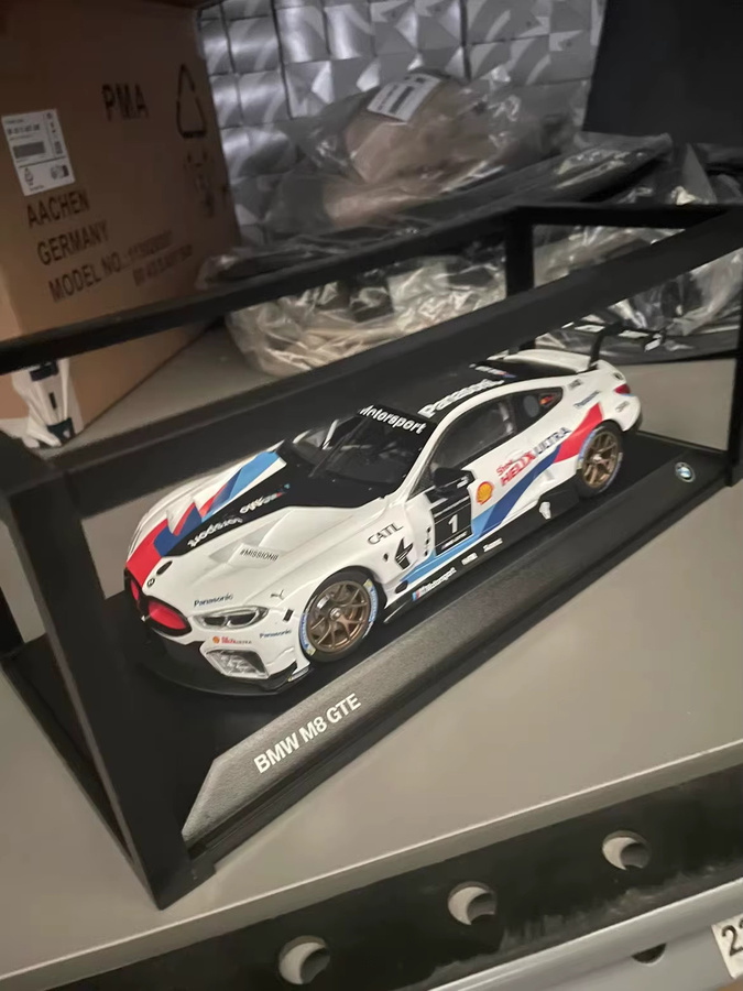 CLD BMW Original M8 GTE MOTOSPORT Automodell, 1:18 Maßstab, Metall, ab 14 Jahren - Bild 2