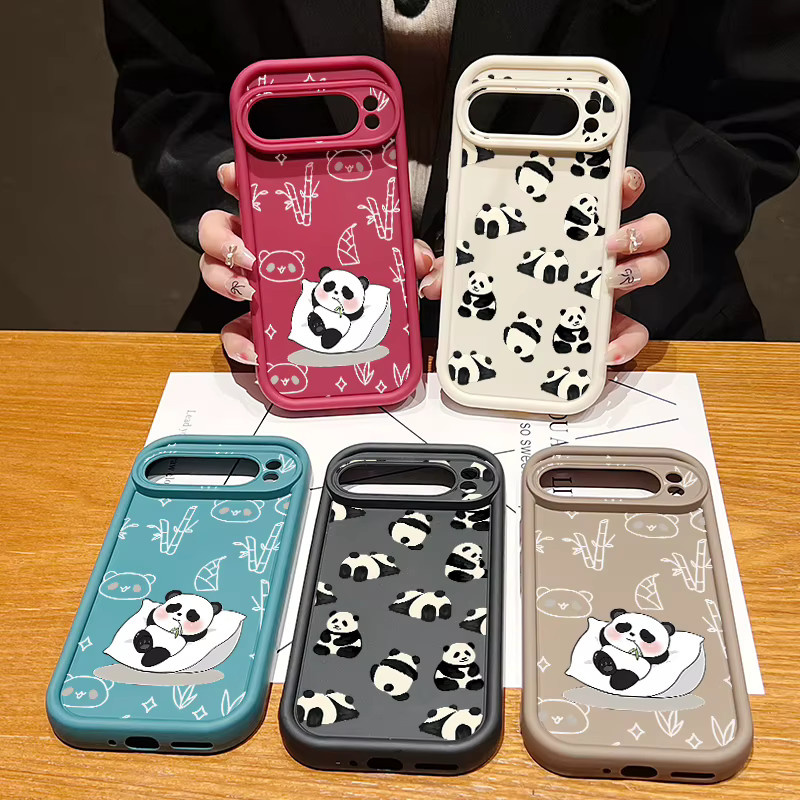 Stoßfeste Cartoon Panda Silikon Schutzhülle für Google Pixel 8A, 8 Pro, 9 Pro XL und 9 in Braun - Bild 2