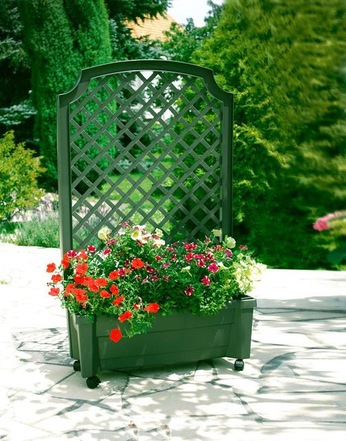 KHW Calypso Pflanzkasten mit Bewässerungssystem, Spalier und Rollen in Grün - Bild 1