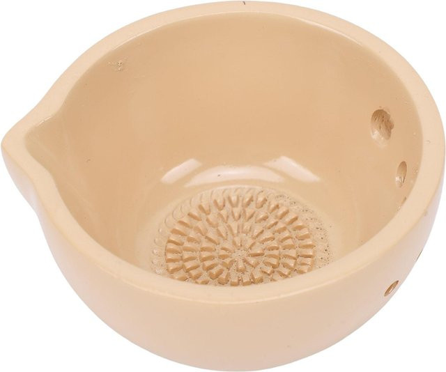 Multifunktionale Keramikschale von Shoemst als Knoblauchreibe und Blattabstreifer in Beige - Bild 1