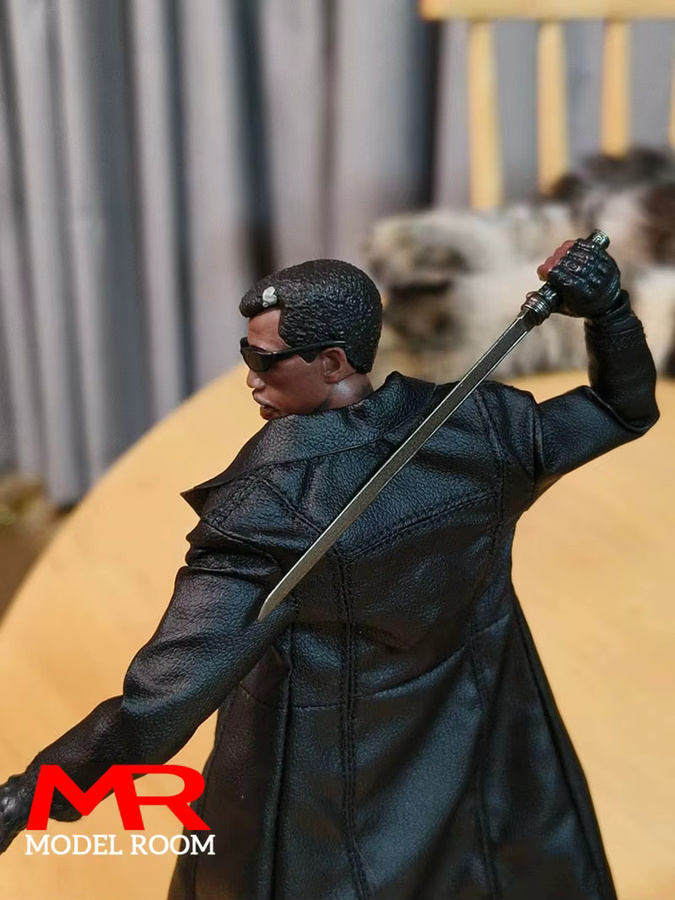 Mezco Notaman Mezco Soldat Actionfigur-Körper, schwarzer langer Ledermantel, Stoff-Windjacke, Zubehör, Maßstab 1:12 - Bild 4