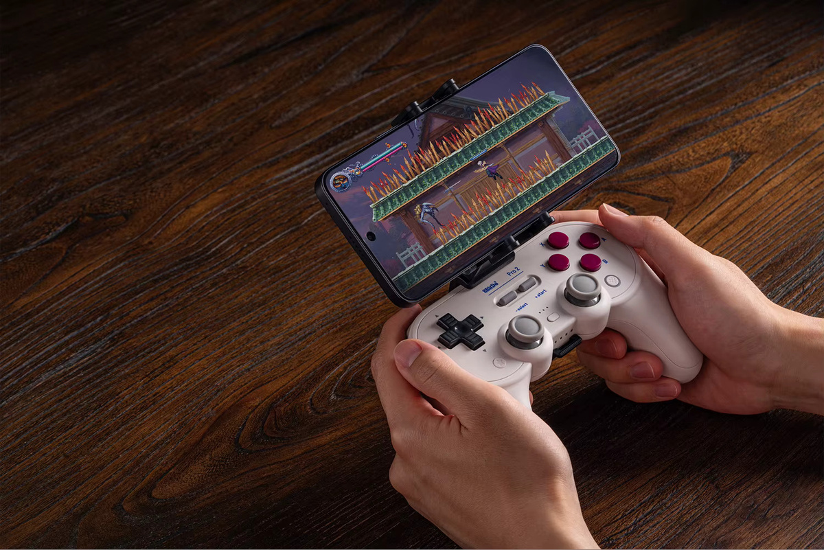 8BitDo Mobile Clip in Schwarz für 8BitDo Pro 2 und Pro 3 Bluetooth-Controller, verstellbare Telefonhalterung für Smartphones von 49 bis 85 mm - Bild 3