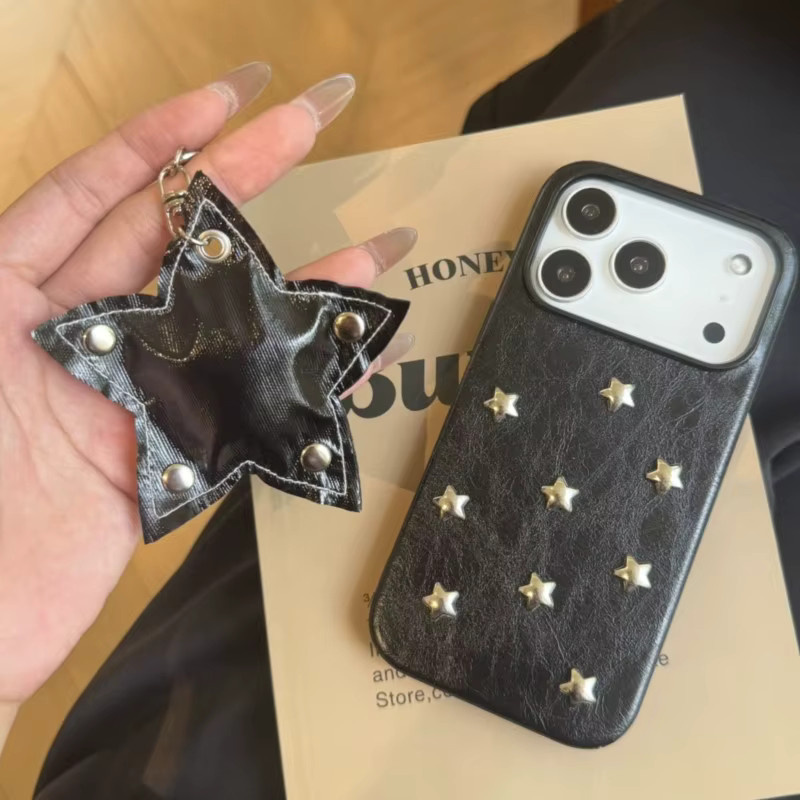 Schwarze Lederhülle mit Metallsternnieten und Sternanhänger für iPhone 17 16 15 14 13 Pro Max und 17Air, stoßfeste Handyhülle - Bild 2