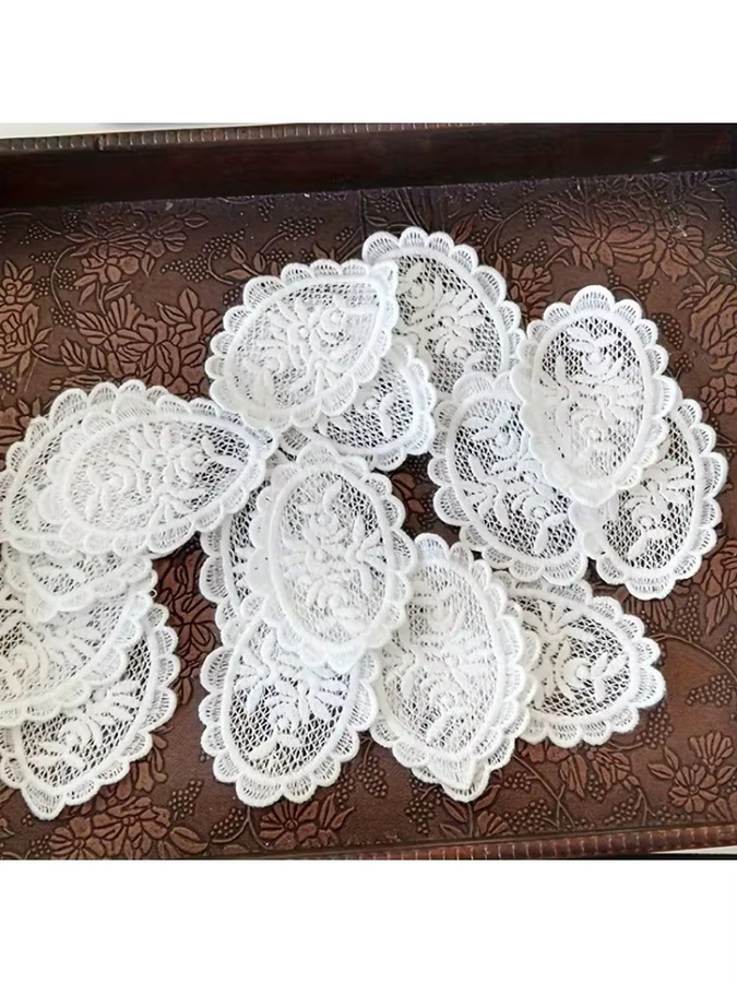 Elegante weiße Blumen-Spitzenflicken mit ausgehöhltem 3D-Design für deine DIY-Bastelarbeiten und Kleidungsverzierungen - Bild 5