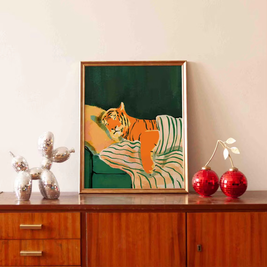 Moderner Tiger-Kunstdruck von SHENCHEN in Smaragdgrün und Orange als ästhetisches Tiergemälde - Bild 3