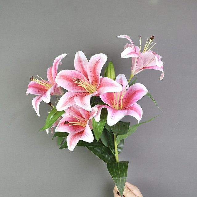 WTEMPO Seidenblume Lilie als künstliches Blumenbouquet zur Dekoration für Wohnzimmer und Esstisch - Bild 1