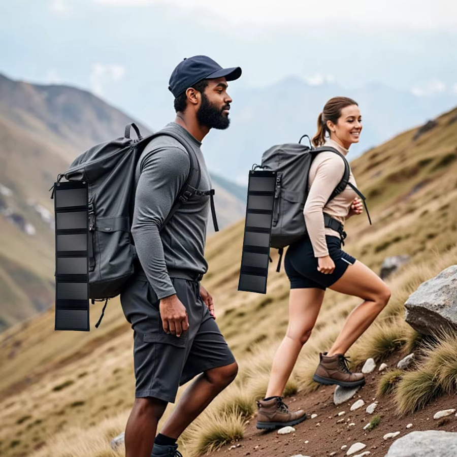SOECOPO Tragbare 6-fach Camping-Powerbank mit Solarpanel-Tasche und Dual-Interface-Ladefunktion in Schwarz mit USB-A und USB-C Anschlüssen - Bild 2