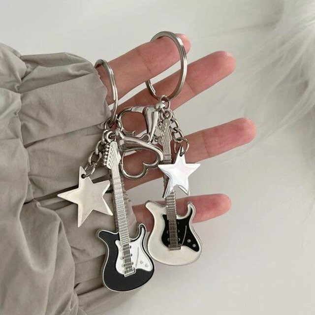 Lush Glam Anhänger, Gitarre, Herz, Stern, Unisex - Bild 1