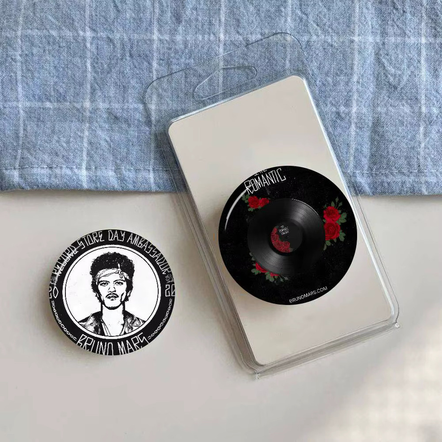 Brosche Bruno Mars The Romantic Button Pin, Unisex - Bild 3