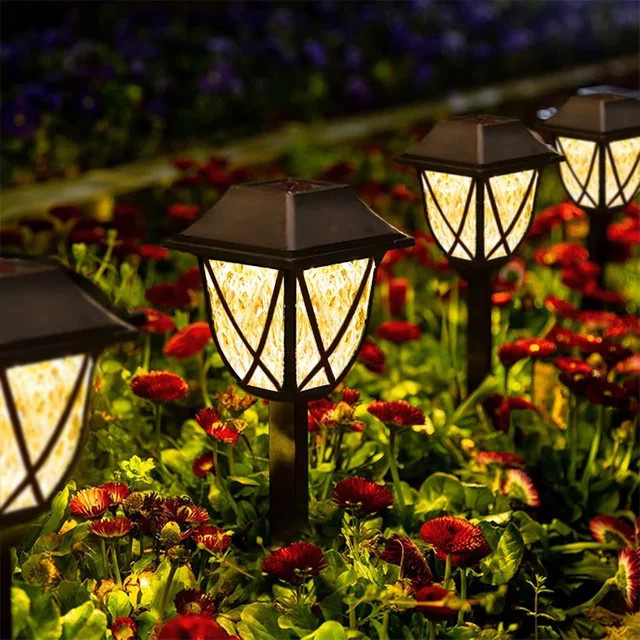 CHOUDAO TECH Solar-LED-Laternen im 2er-Set, Schwarz, Warmweißes Licht mit Dämmerungssensor für Garten und Terrasse - Bild 1