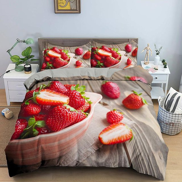 Bettwäsche-Set mit Erdbeermuster von Your Warm Home in Rosa und Rot, bestehend aus Bettbezug und Kissenbezügen für Kinder, Breite: 135 cm, Höhe: 200 cm - Bild 1