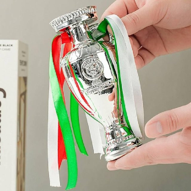 CopperKettle Europapokal Harztrophäe Nachbildung in Silber, Höhe: 16 cm - Bild 1