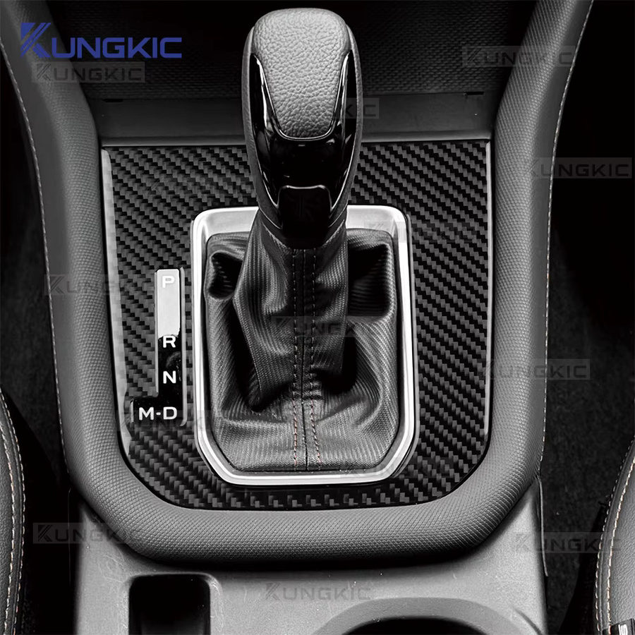 KUNGKIC Schalthebelblende aus echter weicher Carbonfaser für Subaru Forester 2025 2026 2027, Innenraum Aufkleber, Schwarz, LHD/RHD kompatibel - Bild 3