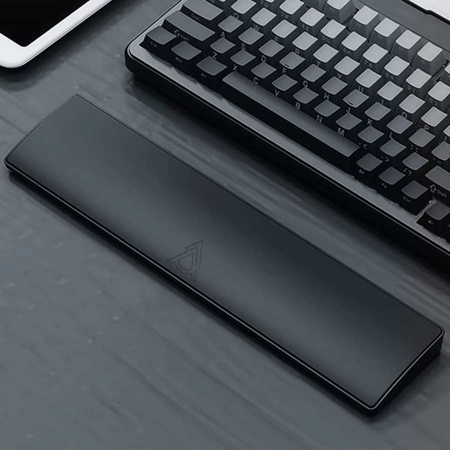 Ergonomische Handgelenkauflage von ALLOYSEED aus Memory-Schaum für Gaming-Tastaturen mit rutschfester Gummibasis in Schwarz oder Weiß - Bild 2