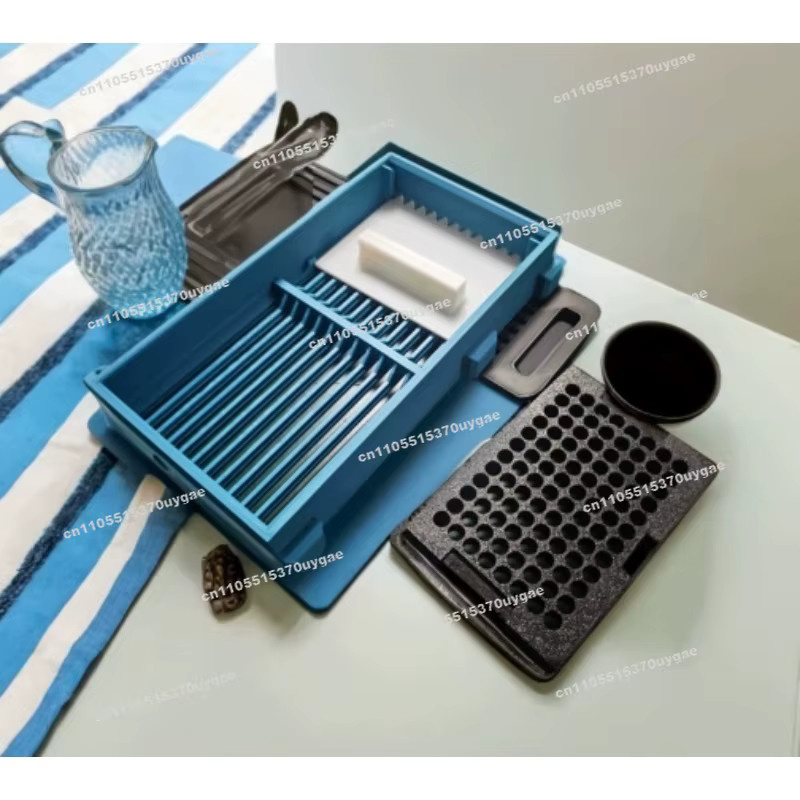 Blaues Labor-Werkzeugset aus Kunststoff mit Pipetten, Ladeköpfen und Spitzen-Anbringungshilfe für Profis - Bild 4