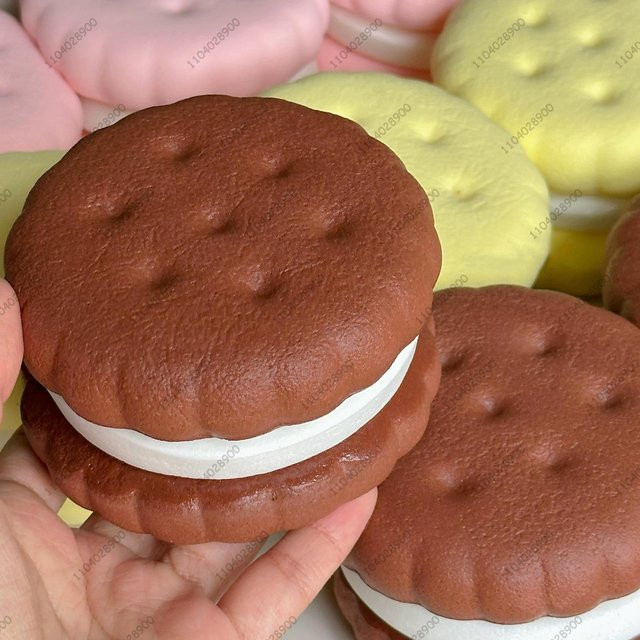 Squishy Simulierter Kuchen Quetschspielzeug, Großer Keks, schokoladenbraun - Bild 1