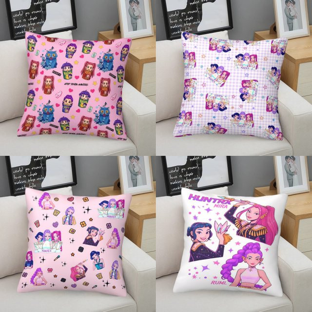 Hasbro Kpop Dekokissen in Rosa, weiches Plüsch-Quadratkissen im Kawaii Anime Design - Bild 1