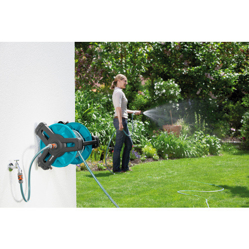 GARDENA Schlauchtrommel aus Kunststoff in Türkis inklusive 20 m Classic-Schlauch und Wandhalterung - Bild 2