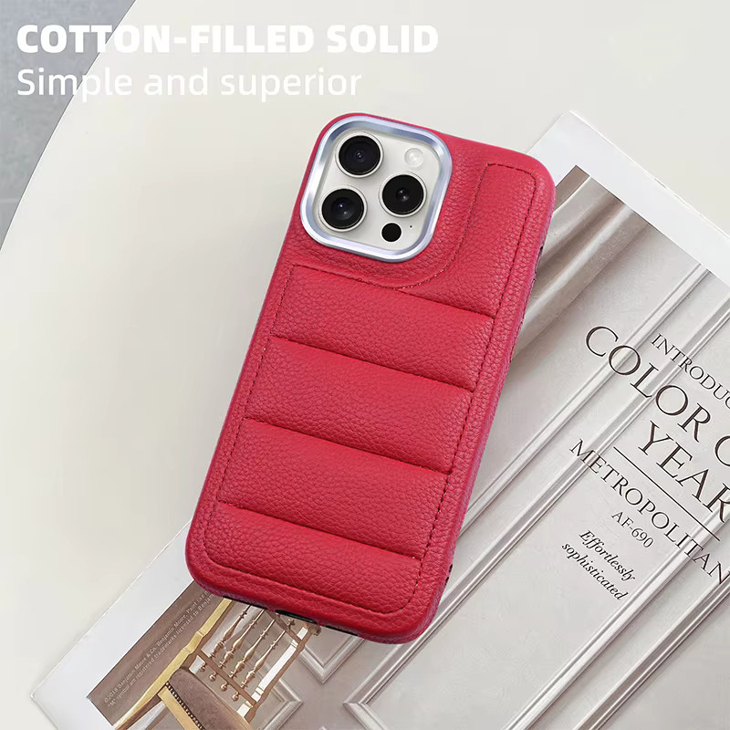 Luxus Daunenjacke Muster iPhone Hülle mit Metall Kamera Loch Rahmen aus PU Leder für iPhone 16 15 14 13 12 11 Pro Max in Schwarz und Rot - Bild 2