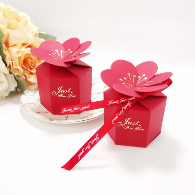 10 Stück kreative Geschenkboxen aus Papier mit Blütenblatt-Design und Band in Rot für Hochzeiten, Babypartys und Partys - Bild 1