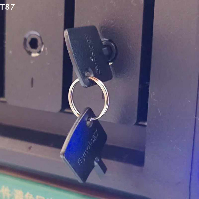 Synology Festplattenschacht-Schlüssel für NAS-Laufwerksschächte, Schwarz - Bild 1