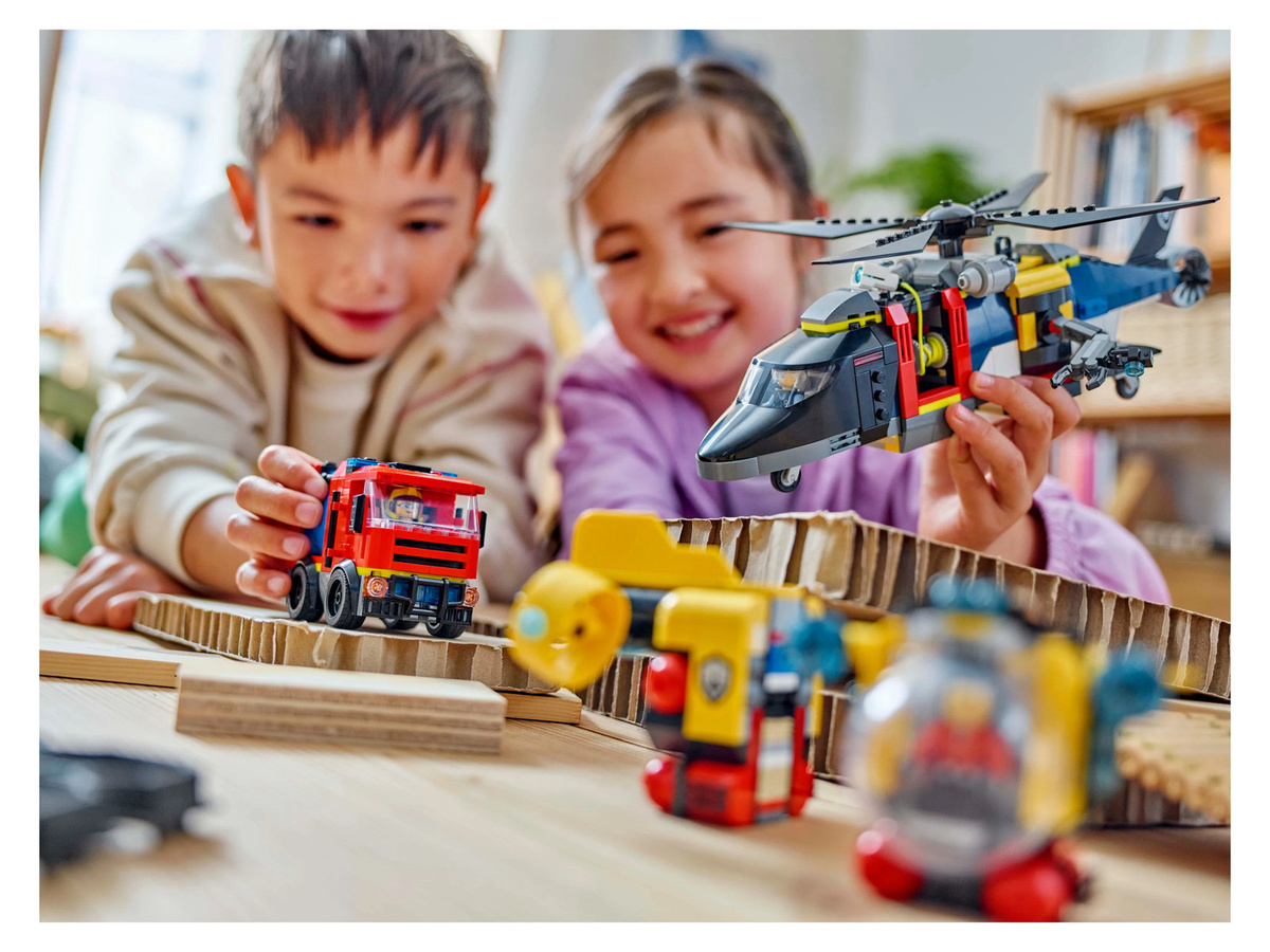 LEGO City Kombinationsset mit Hubschrauber, Löschauto und U-Boot - Bild 4